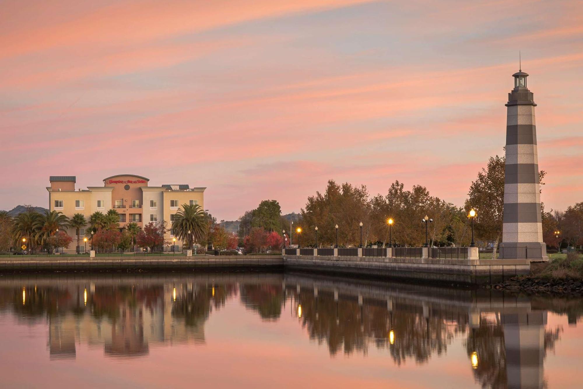 Hampton Inn & Suites Suisun City Waterfront Eksteriør billede