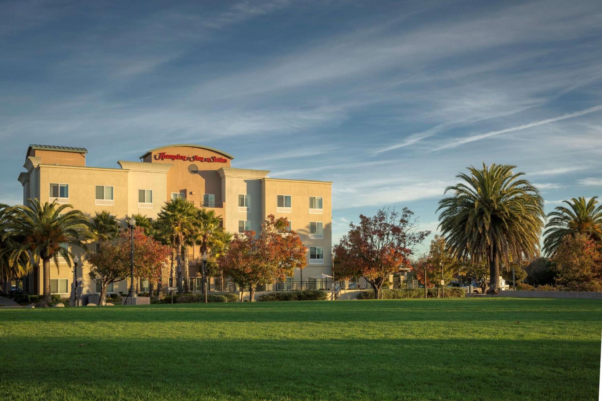 Hampton Inn & Suites Suisun City Waterfront Eksteriør billede