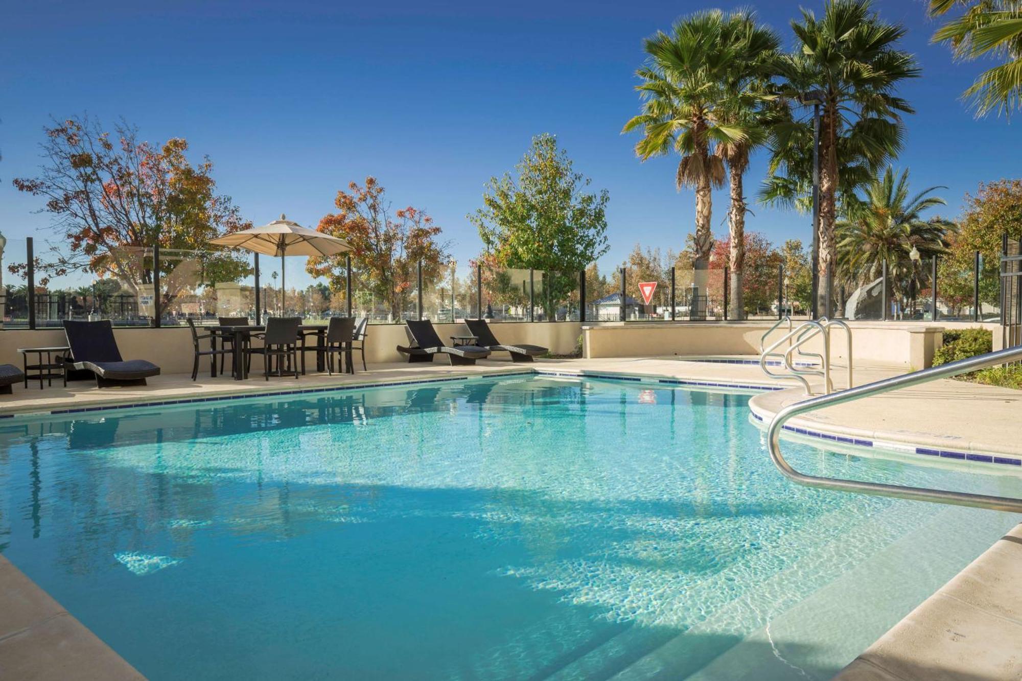 Hampton Inn & Suites Suisun City Waterfront Eksteriør billede