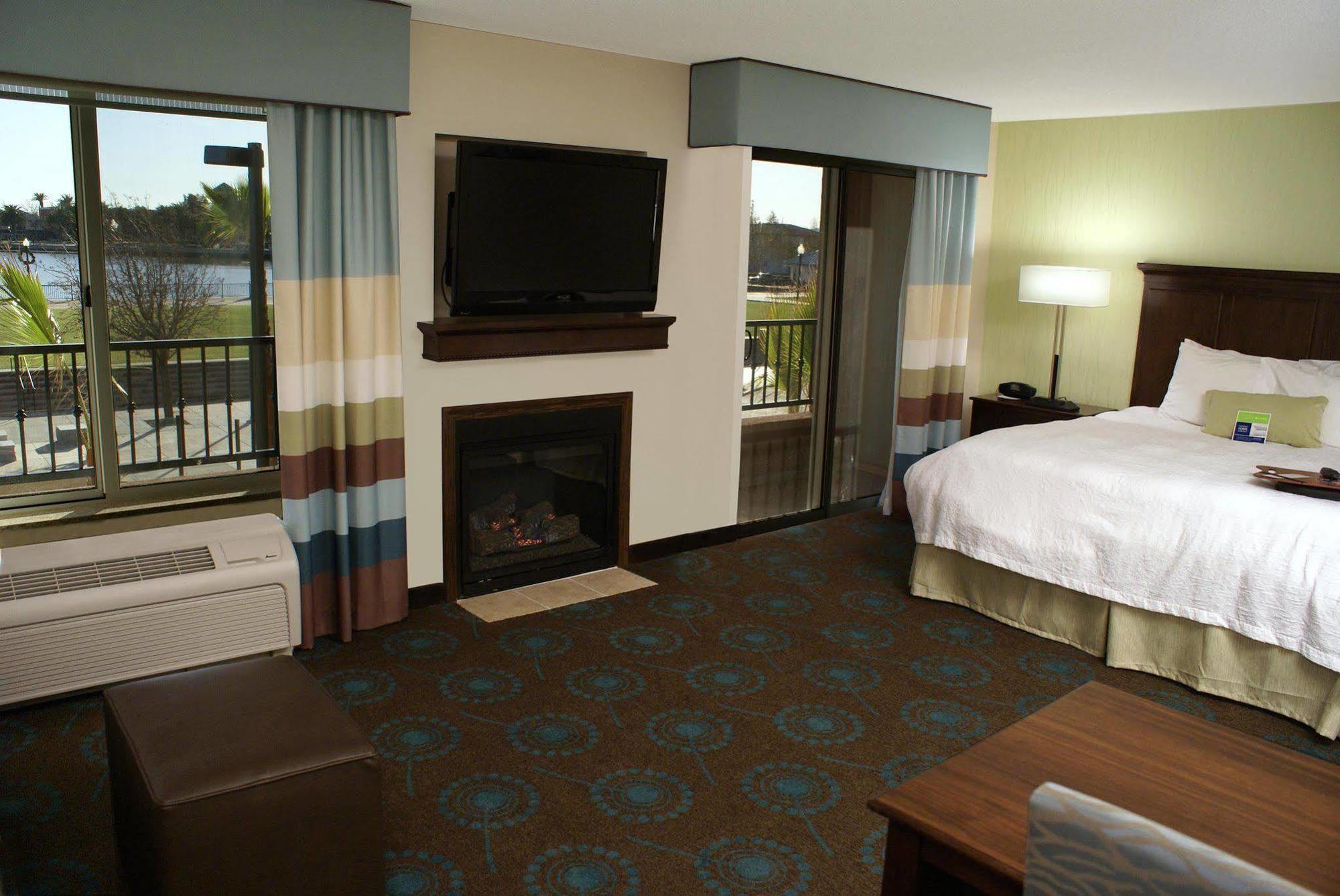 Hampton Inn & Suites Suisun City Waterfront Værelse billede